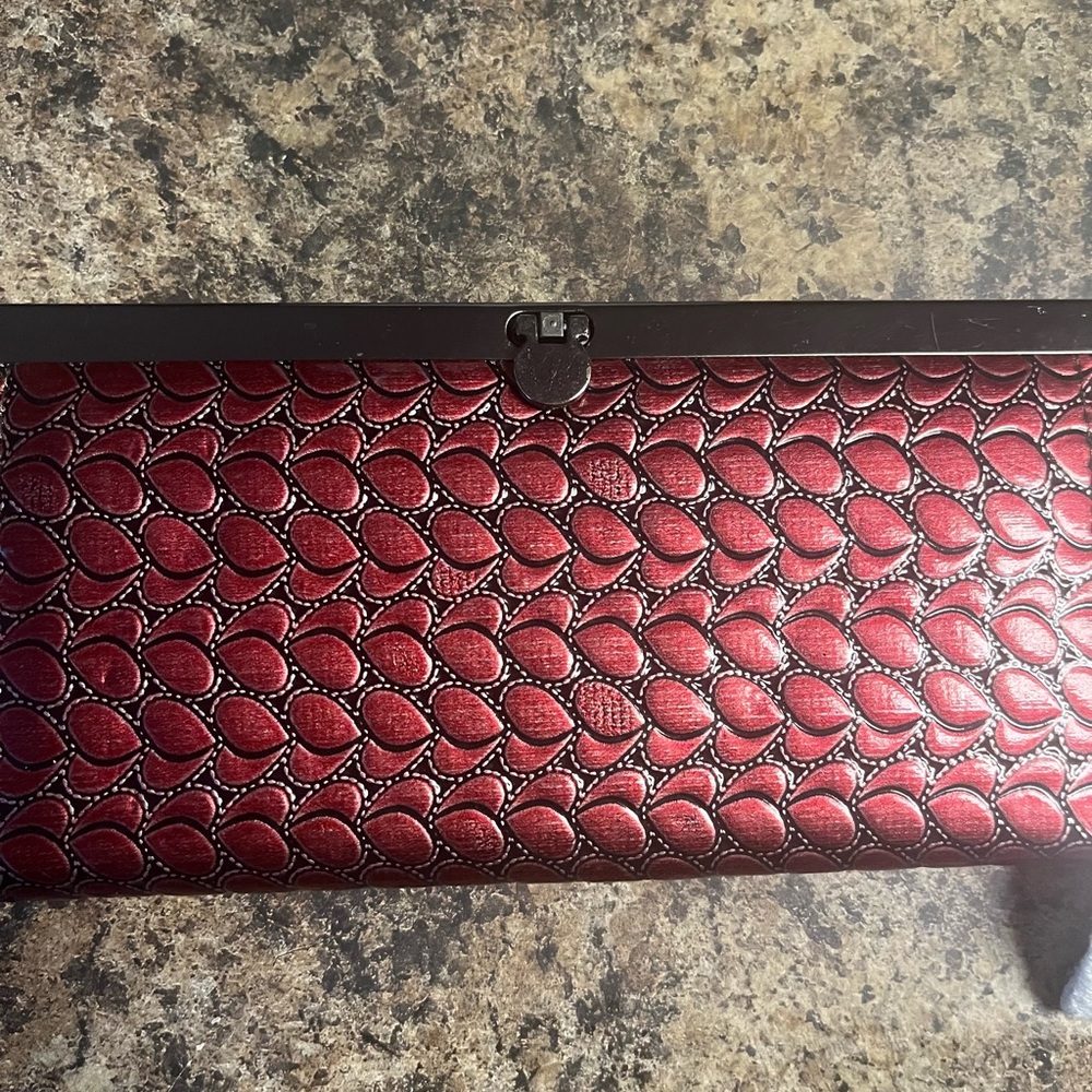 Slim clutch